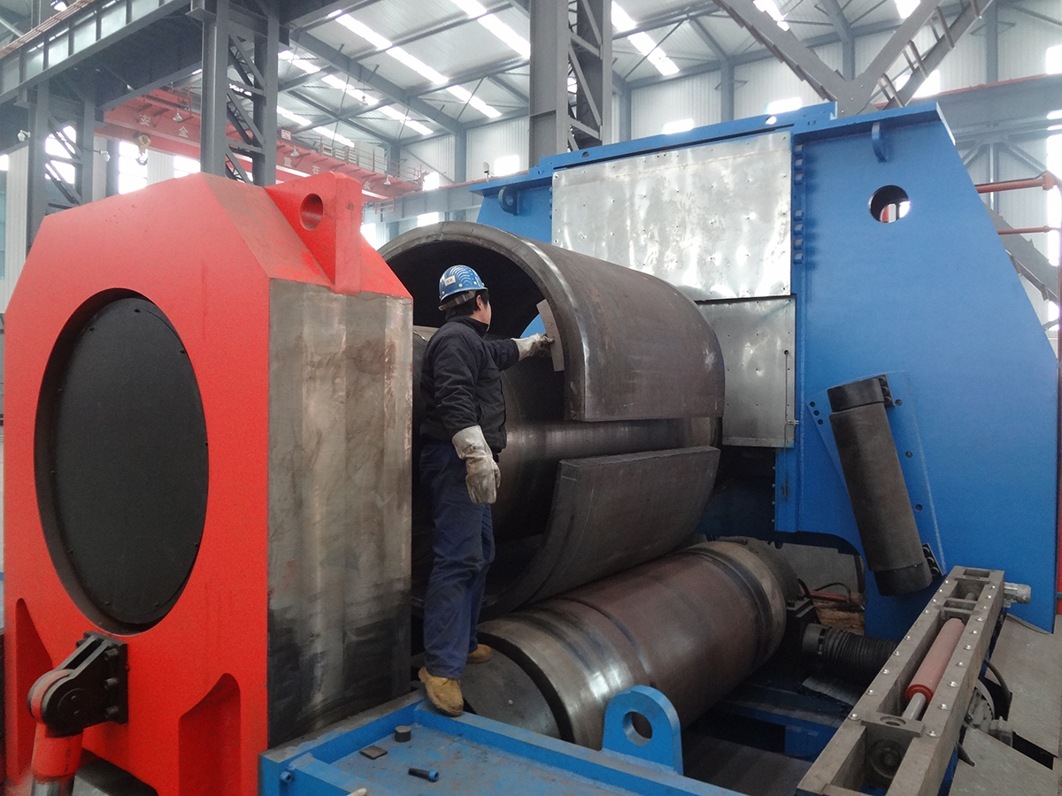 數(shù)控液壓水平下調(diào)式冷、熱卷板機(jī)（冷卷200mm）
